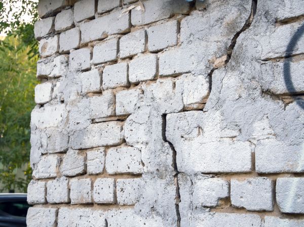 Cracked Brick Wall Repair in Grand Haven